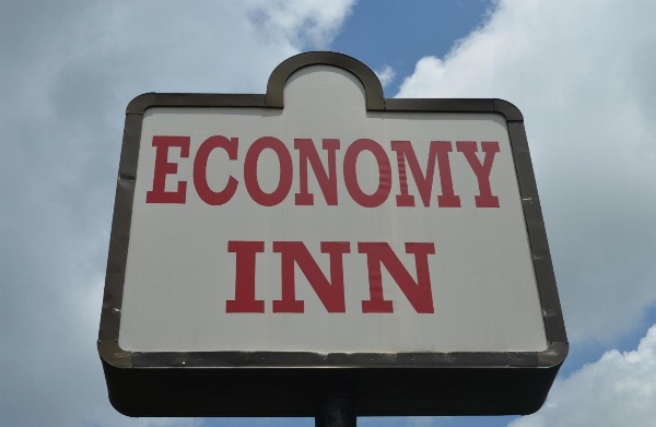 Economy Inn Bluefield image 1